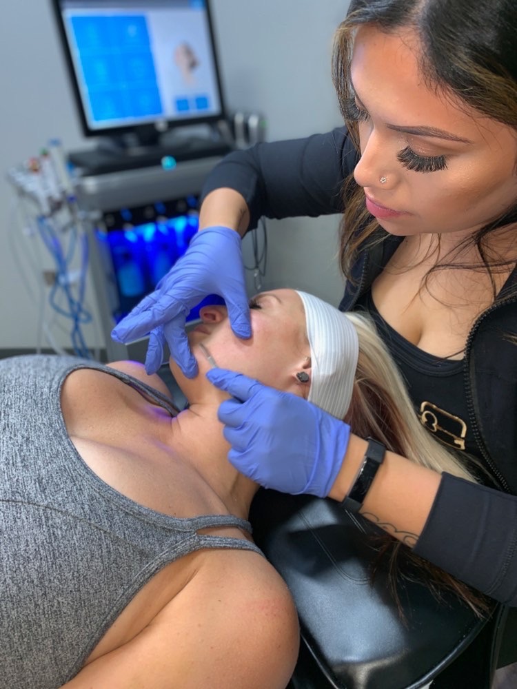 Dermaplane Facial Treatments in Fort Worth, TX - Photofacial, HydraFacial, Dermaplane